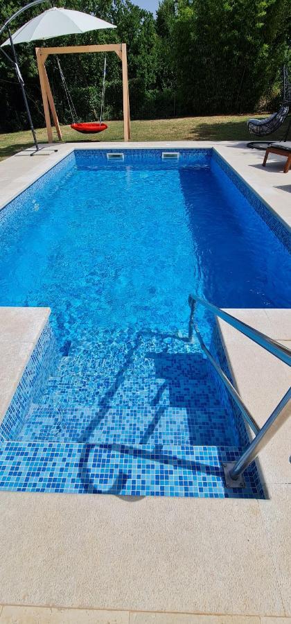 Sunny Garden Villa With Pool Loborika 外观 照片