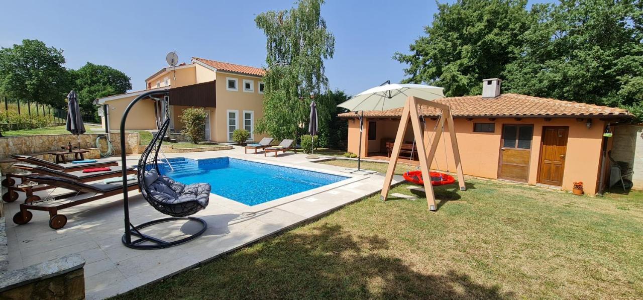 Sunny Garden Villa With Pool Loborika 外观 照片