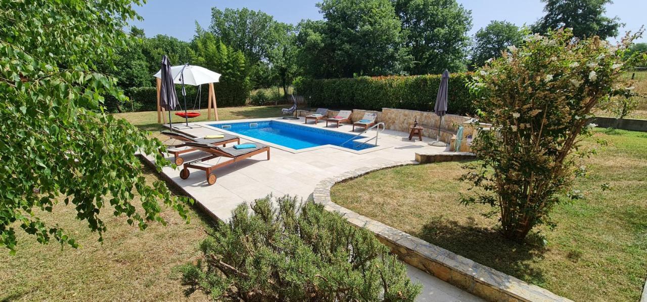 Sunny Garden Villa With Pool Loborika 外观 照片