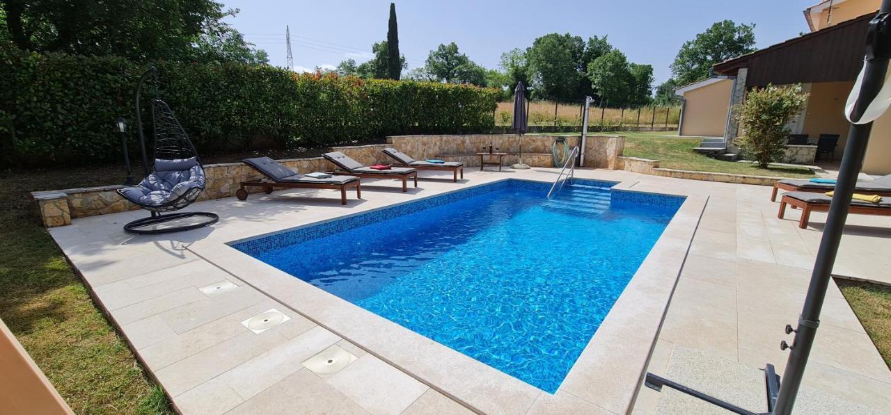 Sunny Garden Villa With Pool Loborika 外观 照片