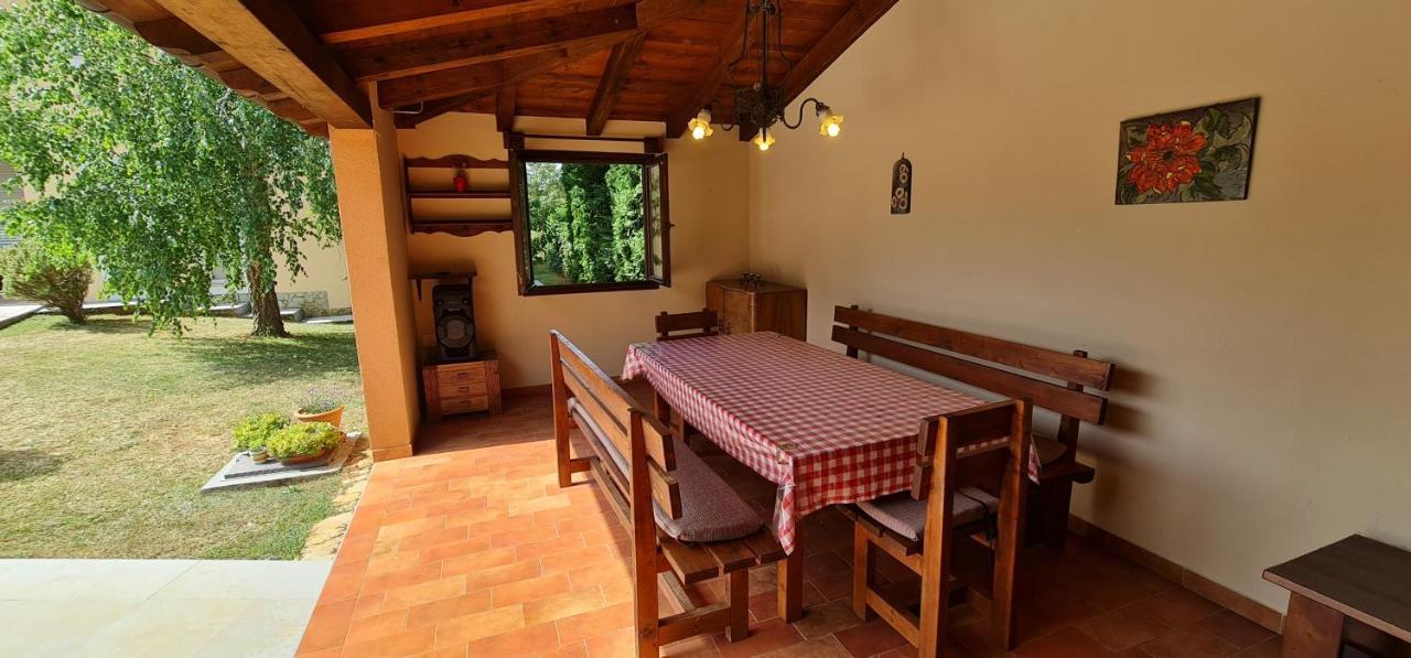 Sunny Garden Villa With Pool Loborika 外观 照片