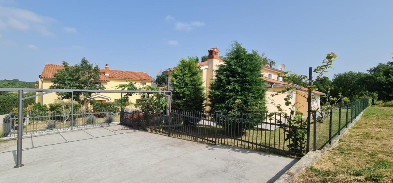Sunny Garden Villa With Pool Loborika 外观 照片